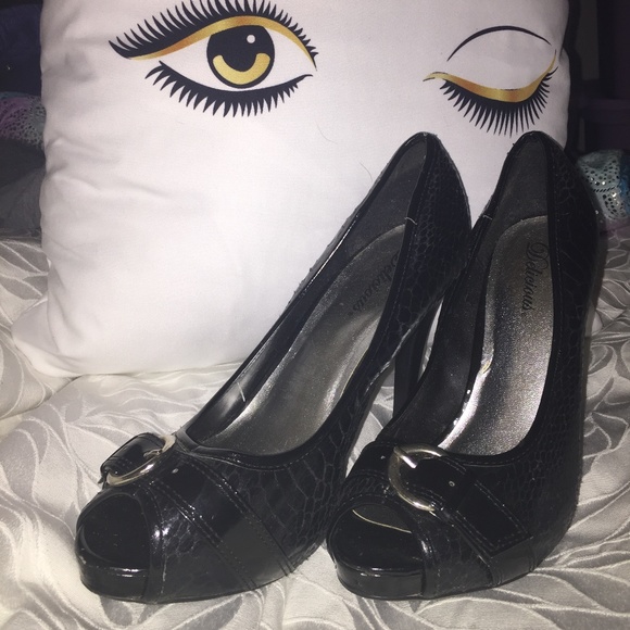 Black stilettos - Picture 1 of 6